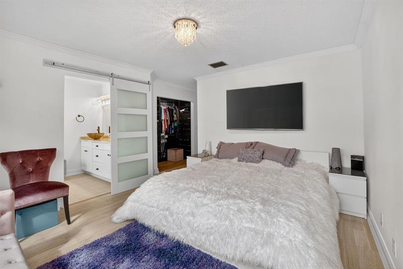 Image 30 of 77 For 2121 Ocean Blvd  603