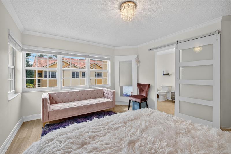 Image 31 of 77 For 2121 Ocean Blvd  603