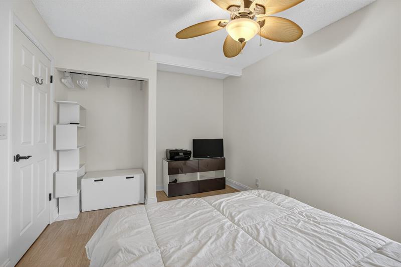 Image 37 of 77 For 2121 Ocean Blvd  603