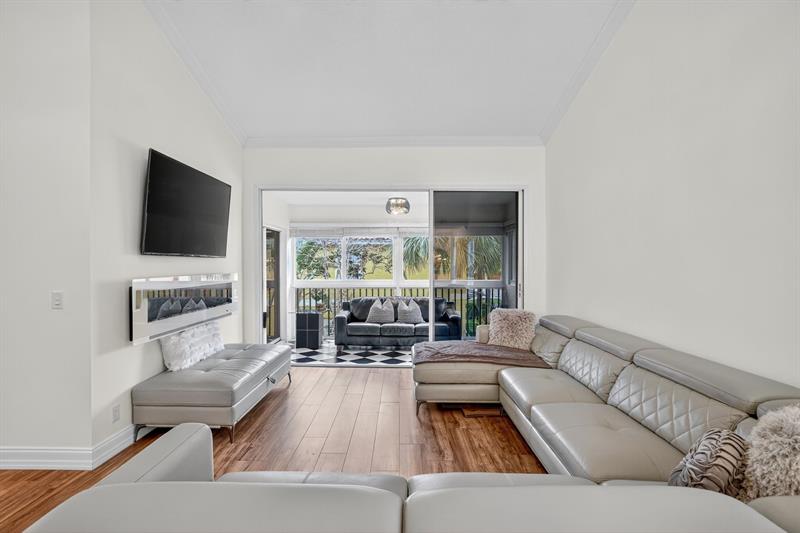Image 4 of 77 For 2121 Ocean Blvd  603