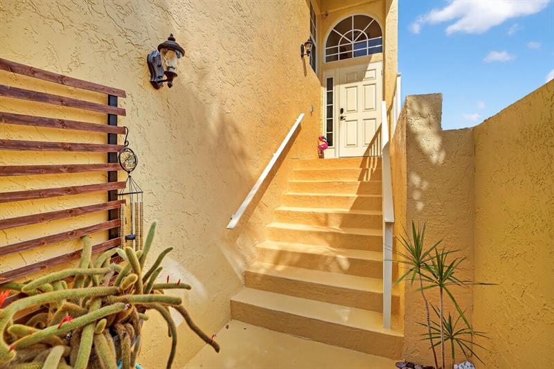 Image 44 of 77 For 2121 Ocean Blvd  603