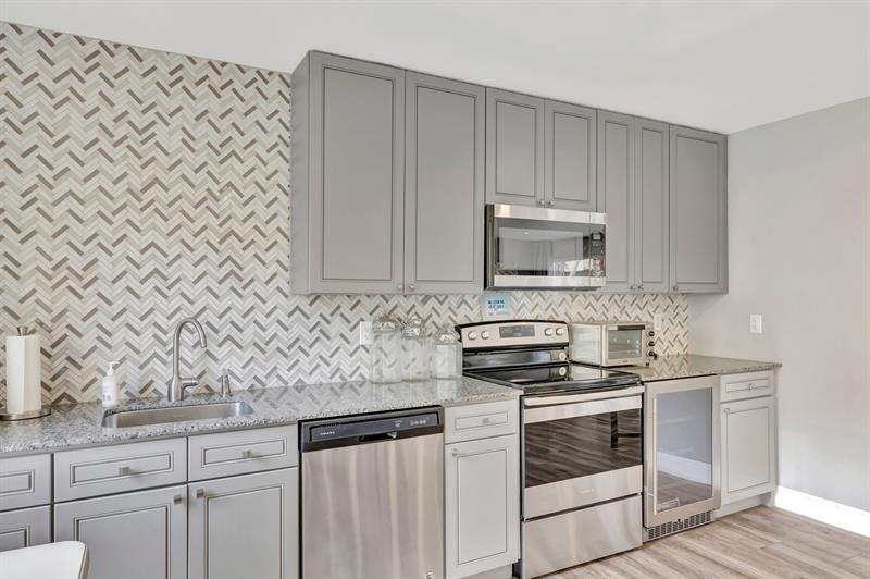 Image 49 of 77 For 2121 Ocean Blvd  603