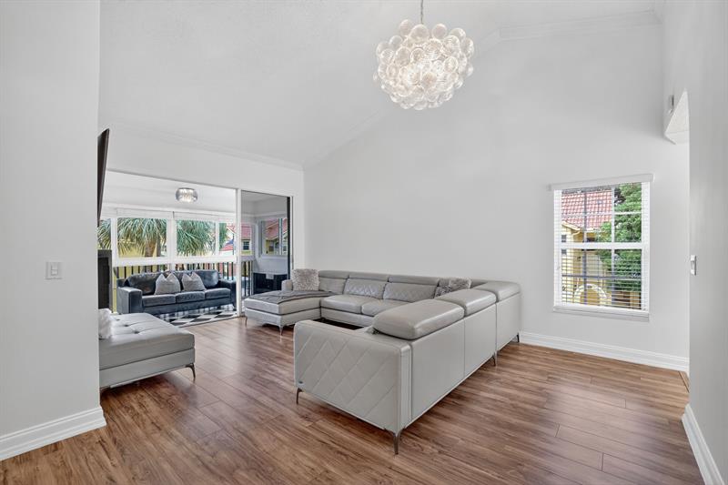 Image 5 of 77 For 2121 Ocean Blvd  603