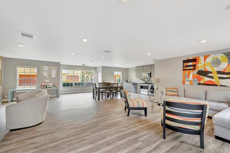 Image 50 of 77 For 2121 Ocean Blvd  603