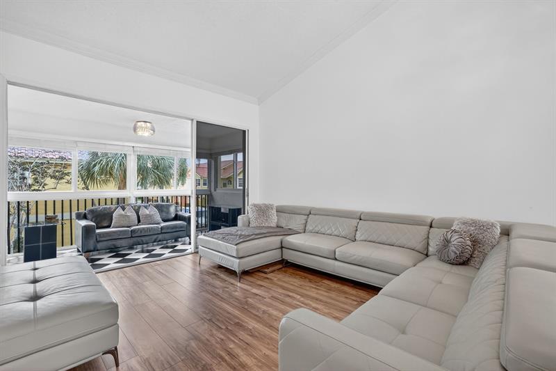 Image 6 of 77 For 2121 Ocean Blvd  603