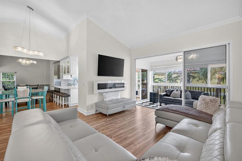 Image 7 of 77 For 2121 Ocean Blvd  603