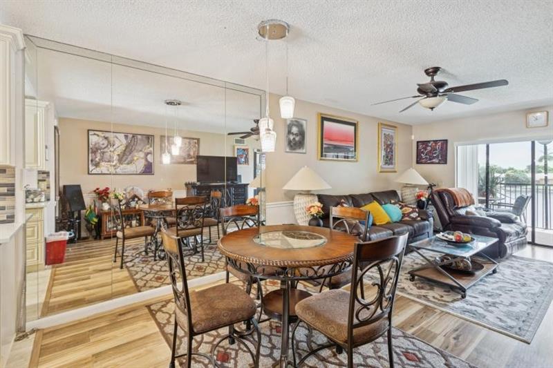 Image 11 of 22 For 9670 Mcnab Rd  208