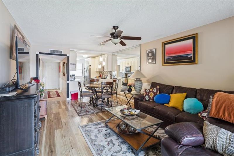 Image 18 of 22 For 9670 Mcnab Rd  208