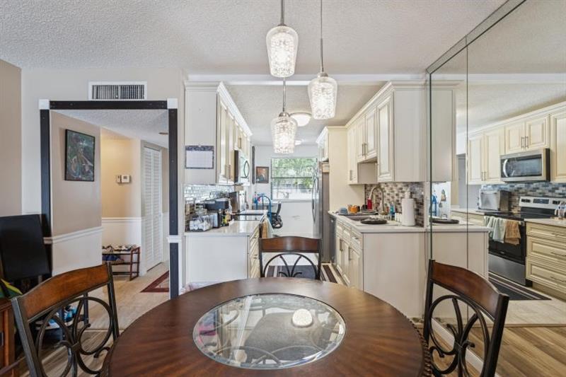 Image 21 of 22 For 9670 Mcnab Rd  208