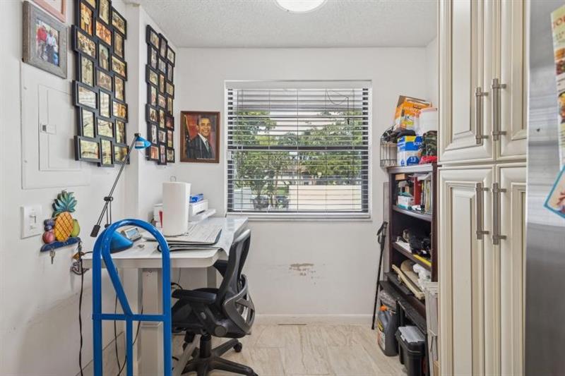 Image 7 of 22 For 9670 Mcnab Rd  208