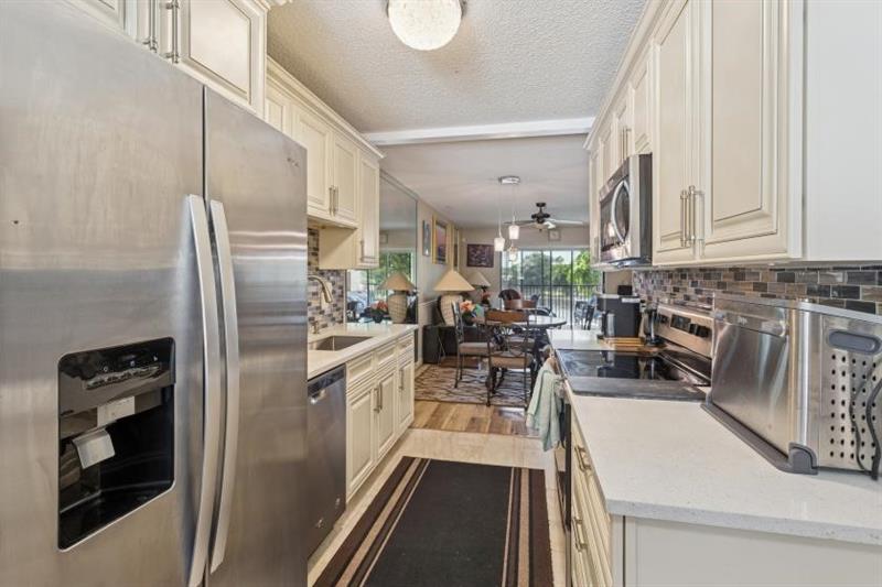 Image 8 of 22 For 9670 Mcnab Rd  208