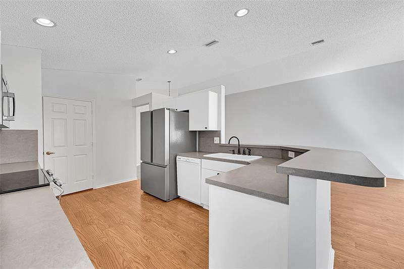 Image 12 of 67 For 8540 46th Dr