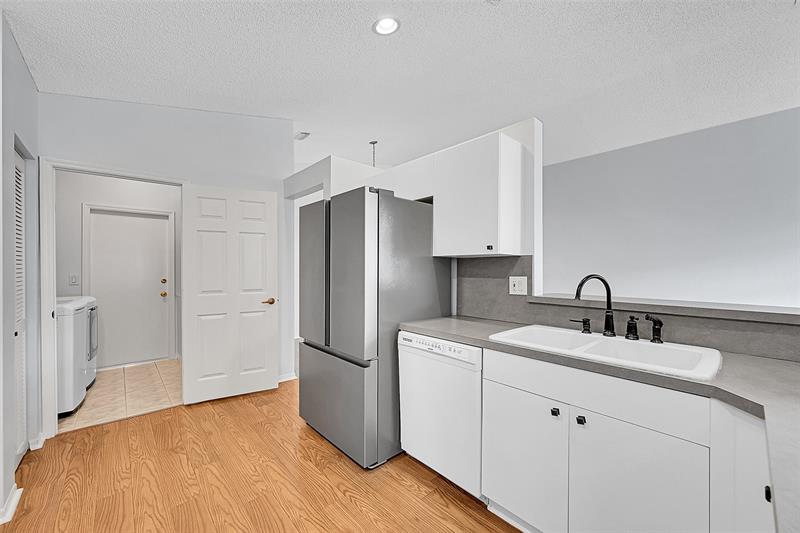 Image 19 of 67 For 8540 46th Dr