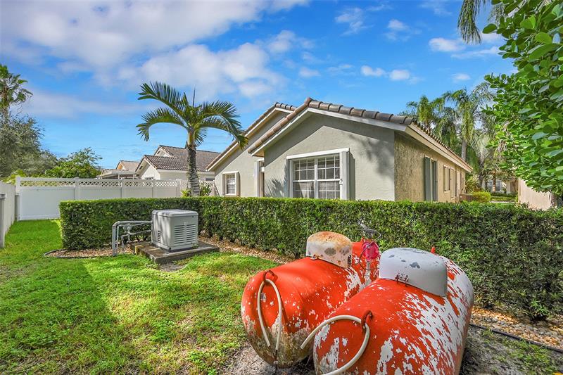 Image 39 of 67 For 8540 46th Dr