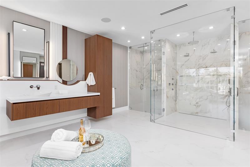 Image 38 of 74 For 2733 16th St