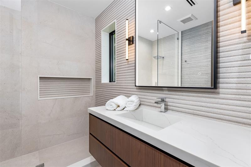 Image 49 of 74 For 2733 16th St