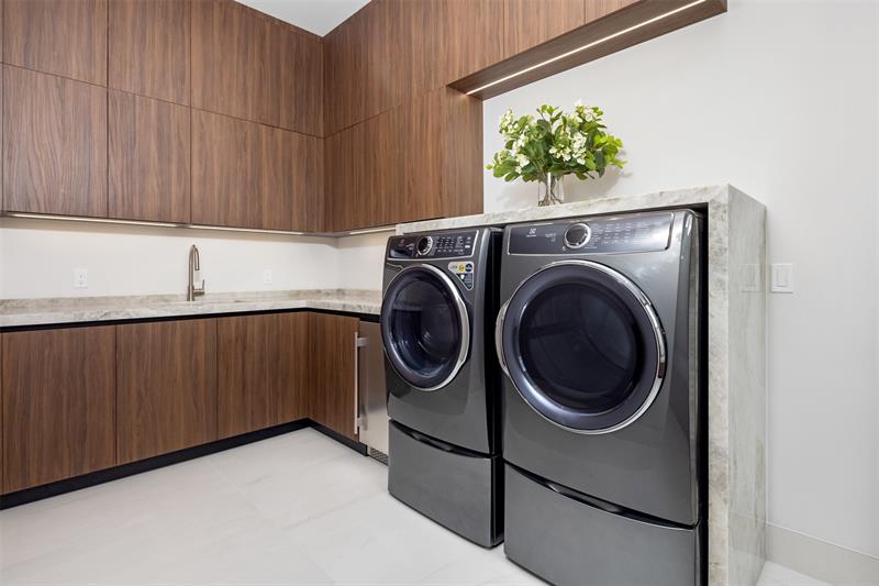 Image 63 of 74 For 2733 16th St