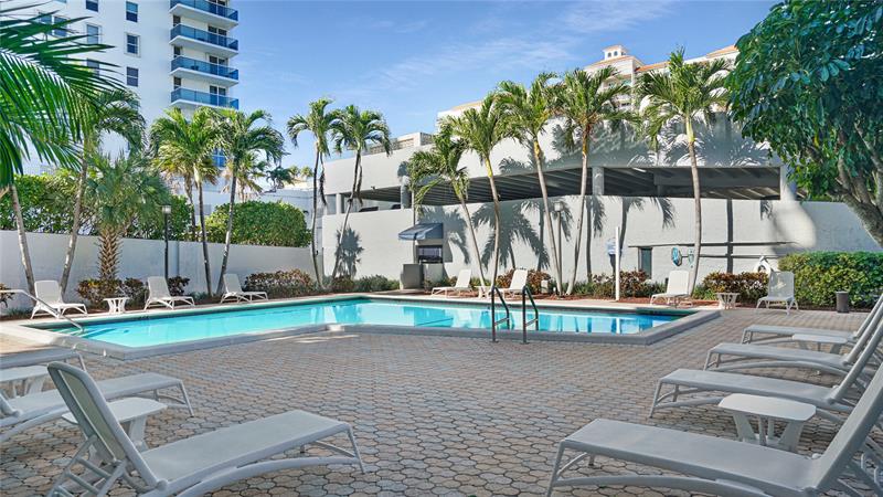 Image 46 of 48 For 3031 Ocean Blvd  806
