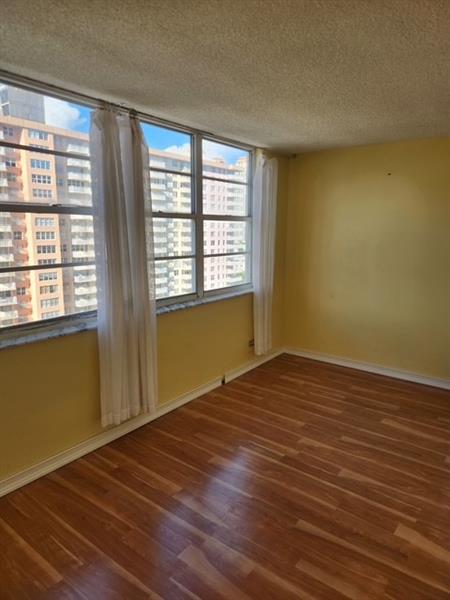 Image 24 of 32 For 250 174th St  1710