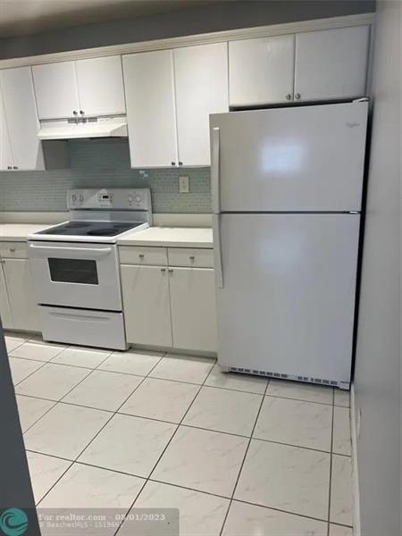 Image 4 of 41 For 4131 88th Ave  206