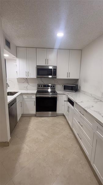 Image 6 of 10 For 10661 Nw 14th Street  241
