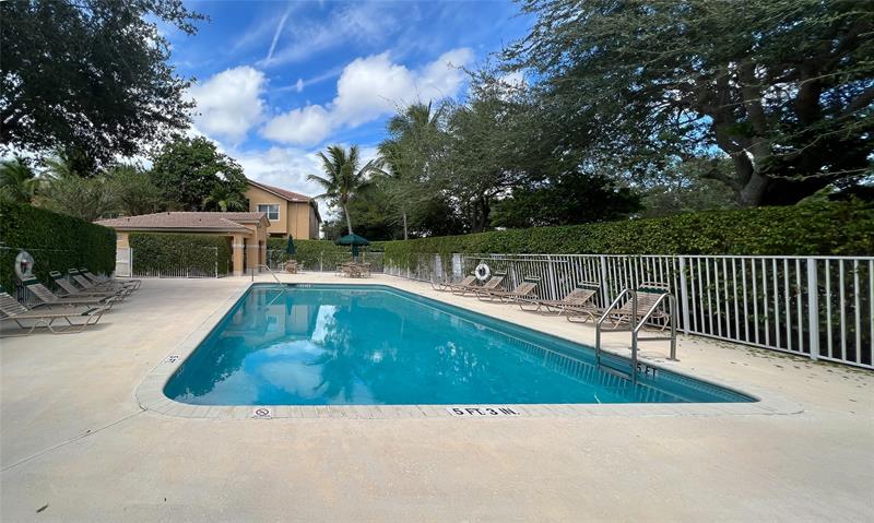 Image 18 of 21 For 2904 Crestwood Ter  4104