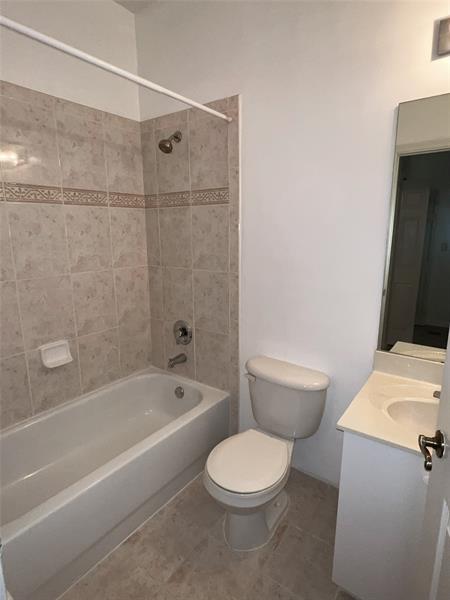 Image 8 of 21 For 2904 Crestwood Ter  4104
