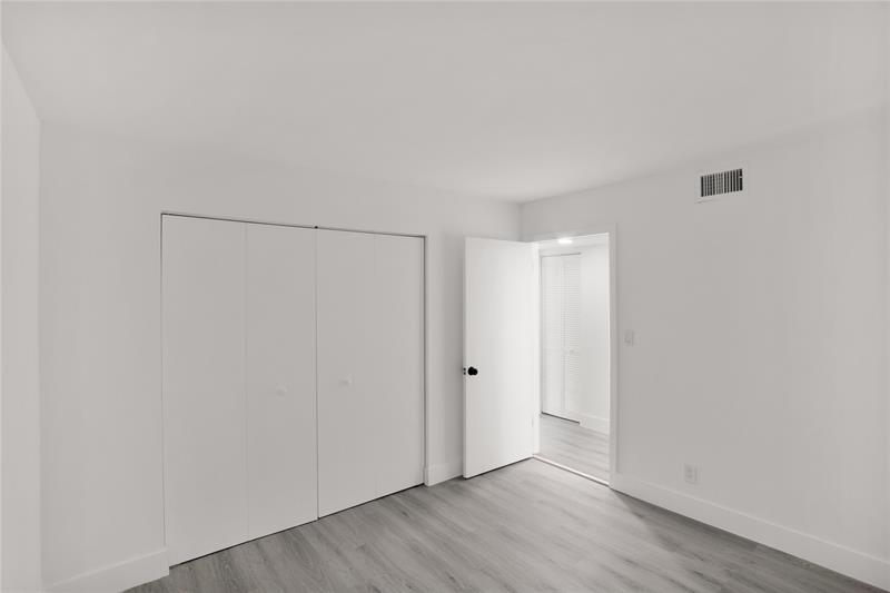 Image 11 of 17 For 516 Osprey Dr  15a