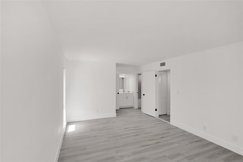 Image 13 of 17 For 516 Osprey Dr  15a