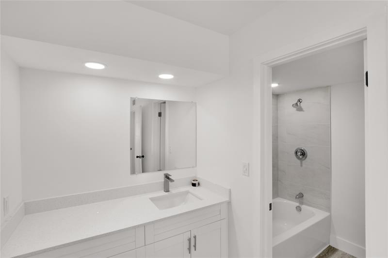 Image 14 of 17 For 516 Osprey Dr  15a