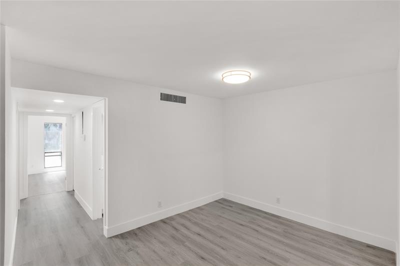 Image 8 of 17 For 516 Osprey Dr  15a