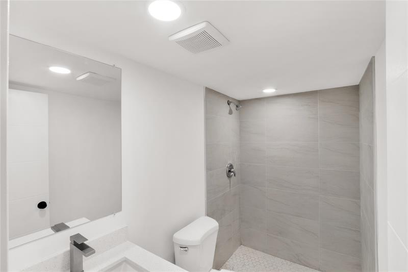 Image 9 of 17 For 516 Osprey Dr  15a