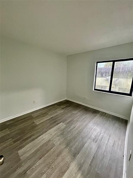 Image 7 of 15 For 2252 183 St  4