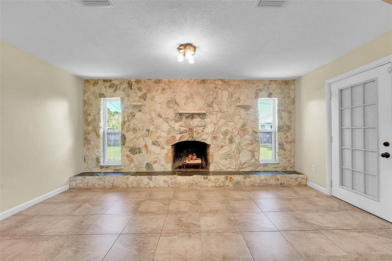 Image 8 of 26 For 709 Dorchester St