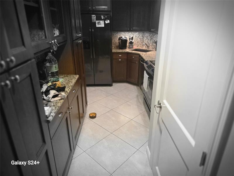 Image 7 of 12 For 1940 2nd Ave  101-j