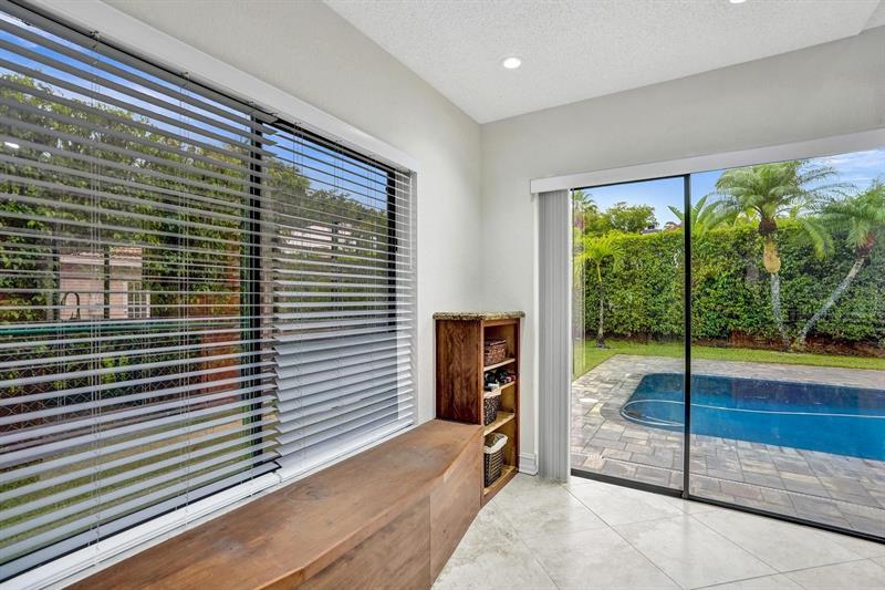 Image 14 of 76 For 5426 61st Ave