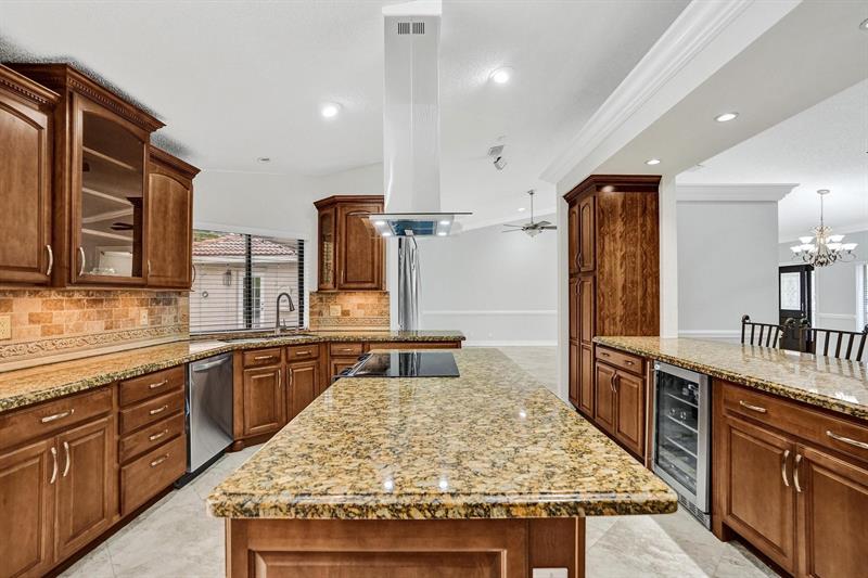 Image 16 of 76 For 5426 61st Ave