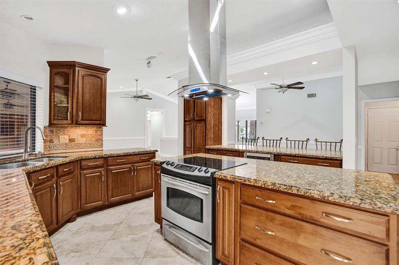 Image 18 of 76 For 5426 61st Ave