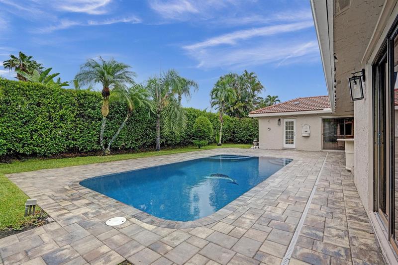 Image 27 of 76 For 5426 61st Ave