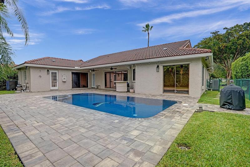 Image 29 of 76 For 5426 61st Ave