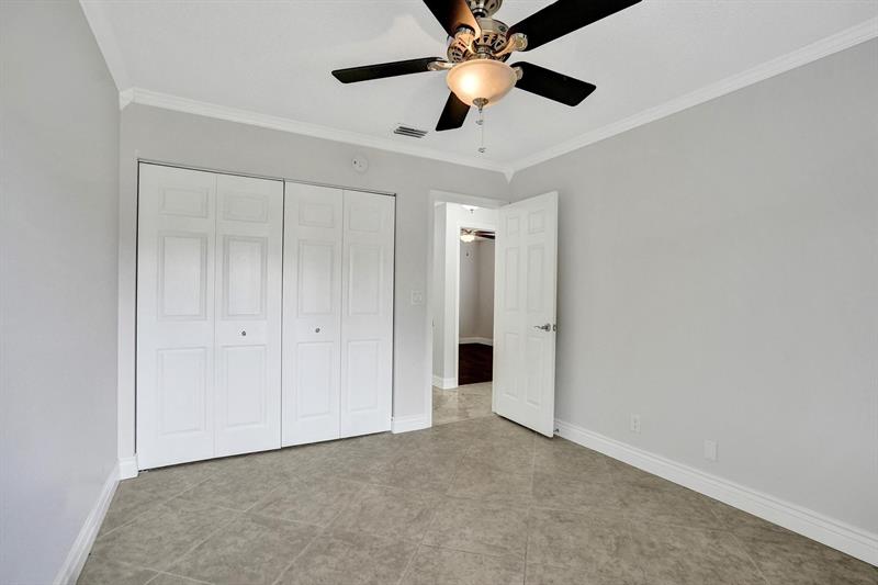 Image 37 of 76 For 5426 61st Ave