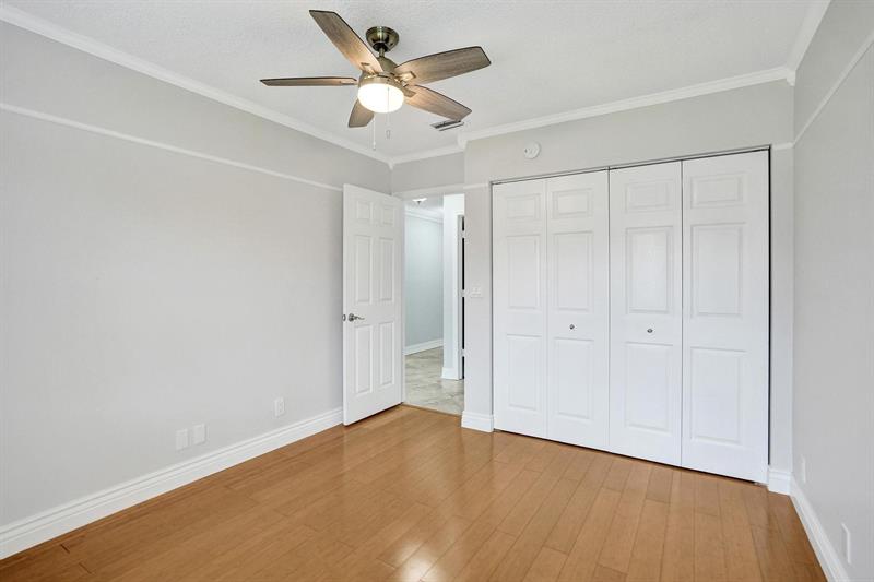 Image 41 of 76 For 5426 61st Ave