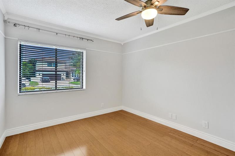 Image 42 of 76 For 5426 61st Ave