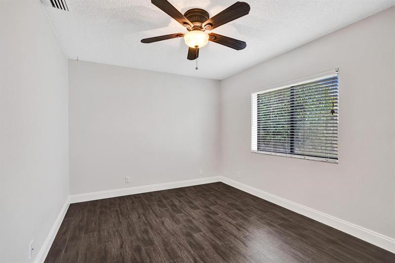 Image 43 of 76 For 5426 61st Ave