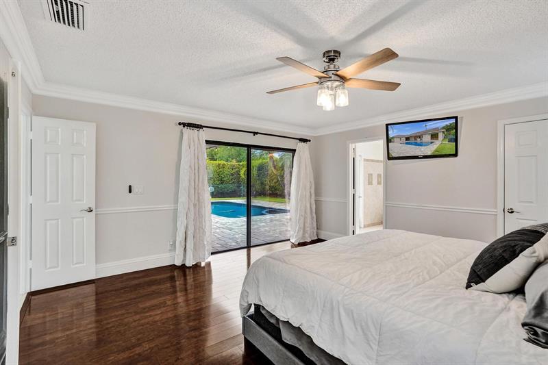 Image 49 of 76 For 5426 61st Ave