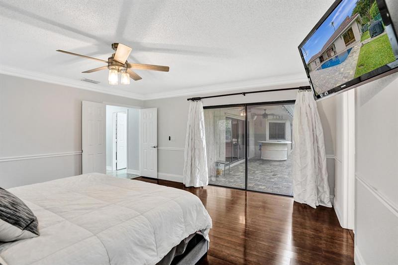 Image 52 of 76 For 5426 61st Ave