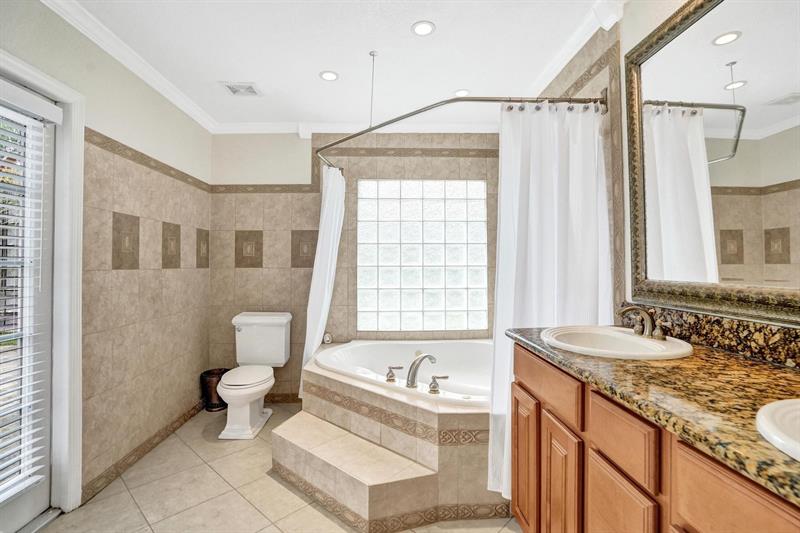 Image 54 of 76 For 5426 61st Ave