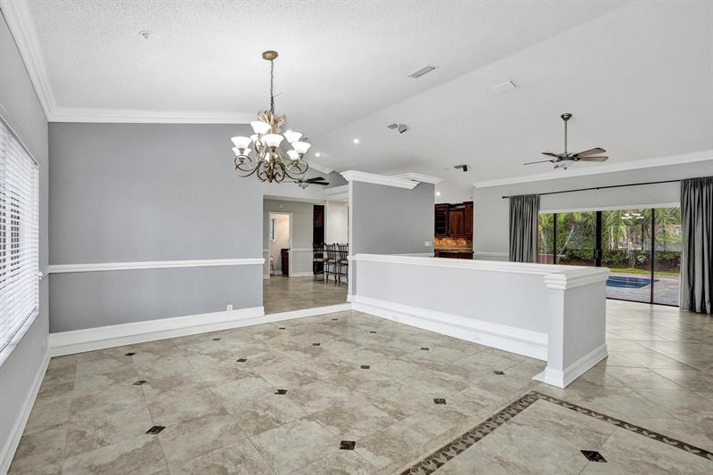 Image 63 of 76 For 5426 61st Ave