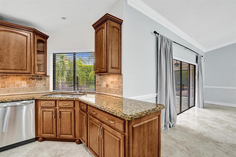 Image 8 of 76 For 5426 61st Ave