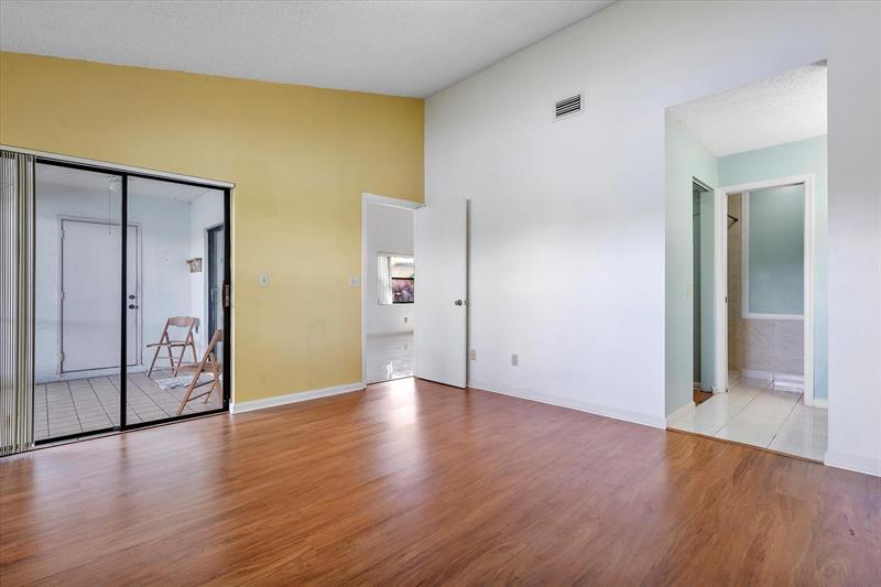 Image 11 of 29 For 3550 95th Ter  3s